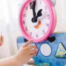 Melissa & Doug fa készségfejlesztő játék, Azúrkék nyomok és te - mágneses óra