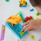 Play-Doh Fun Factory gyurmanyomó 3 tégely gyurmával kezdőszett