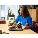 LEGO® Icons 11372 Őszi kert házikóval