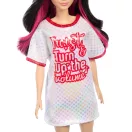 Barbie Fashionista barátnők stílusos divatbaba - 65. évfordulós baba oversized pólóruhában