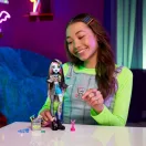 Monster High Szörnyen új baba kiskedvenccel - Frankie Stein