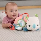 Fisher-Price Planet Friends Pocakrino szenzoros fejlesztő plüss
