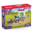 Schleich 42611 Istállóállás Appaloosa kancával és csikóval
