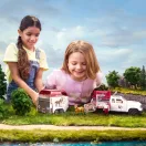 Schleich 42704 Horse Club Mobil állatorvos kisteherautó lószállító utánfutóval