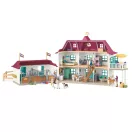 Schleich 42706 Horse Club Lakeside vidéki ház lovas istállóval