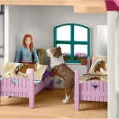 Schleich 42706 Horse Club Lakeside vidéki ház lovas istállóval