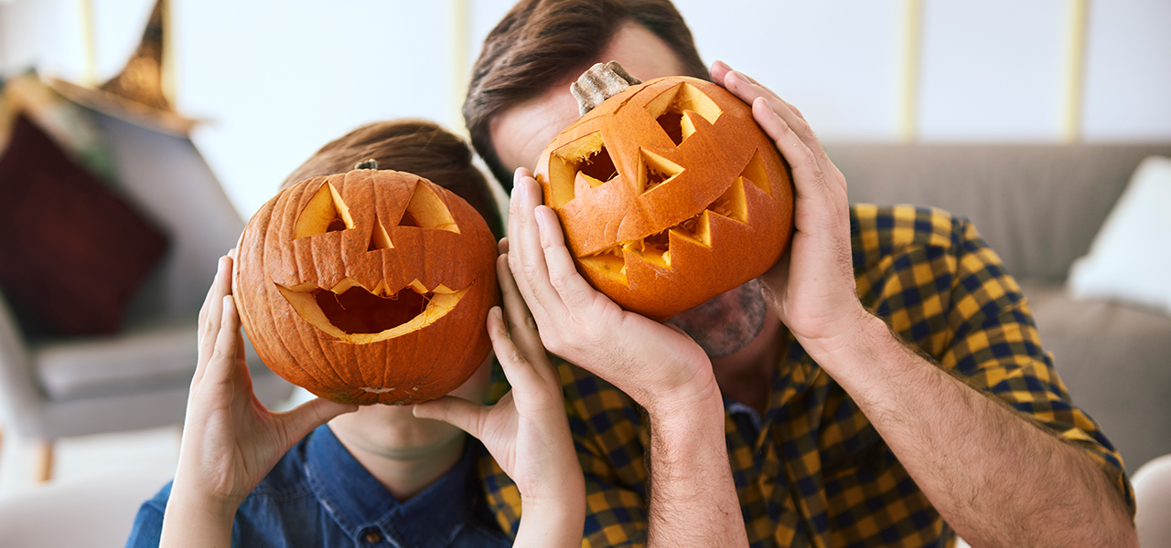 Hogyan készüljünk a Halloweenre a legtökösebb tökfaragó praktikákkal?